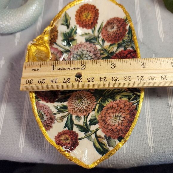 DECOUPAGE CLAM SHELL DECOUPAGE FALL FLOWERS ON A CLAM SHELL TRINKET DISH - Picture 9 of 11